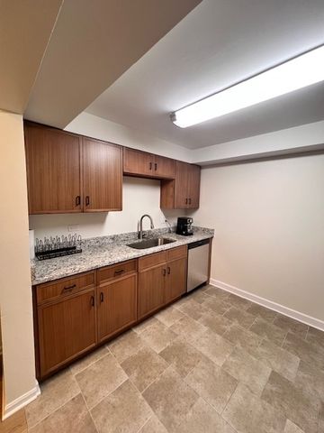 264 E Bailey Road G, Naperville, IL 60565