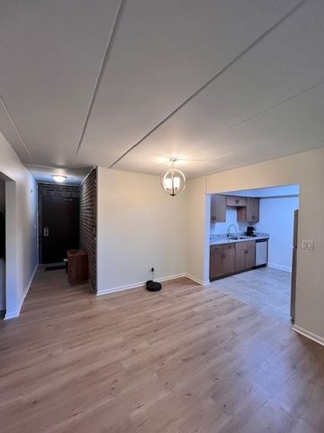 264 E Bailey Road G, Naperville, IL 60565