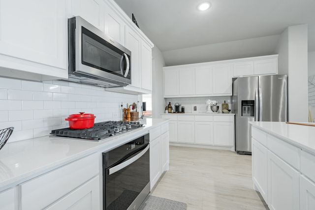 562 Water Valley Drive, Lavon, TX 75166