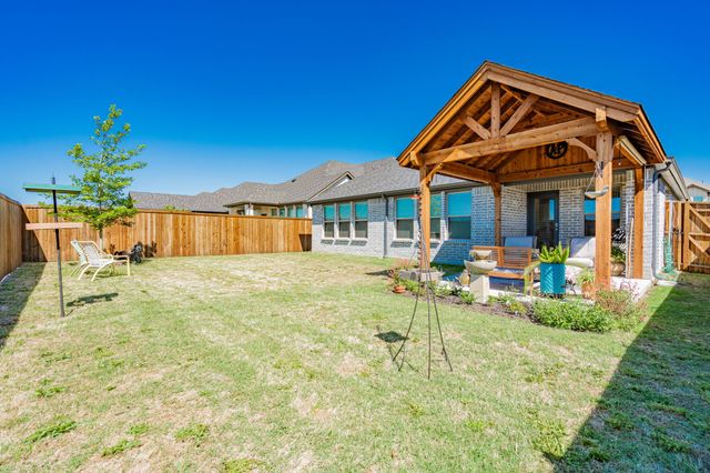 562 Water Valley Drive, Lavon, TX 75166