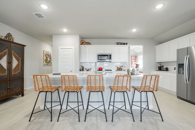 562 Water Valley Drive, Lavon, TX 75166