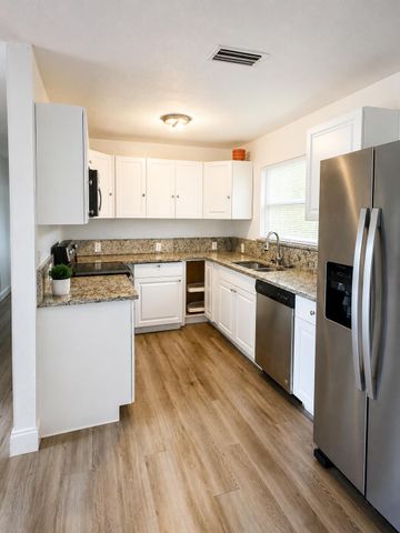 2405 N 44th Street, Fort Pierce, FL 34946