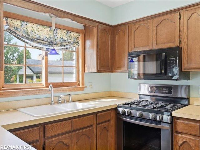 47405 Nola Drive, Macomb Twp, MI 48044