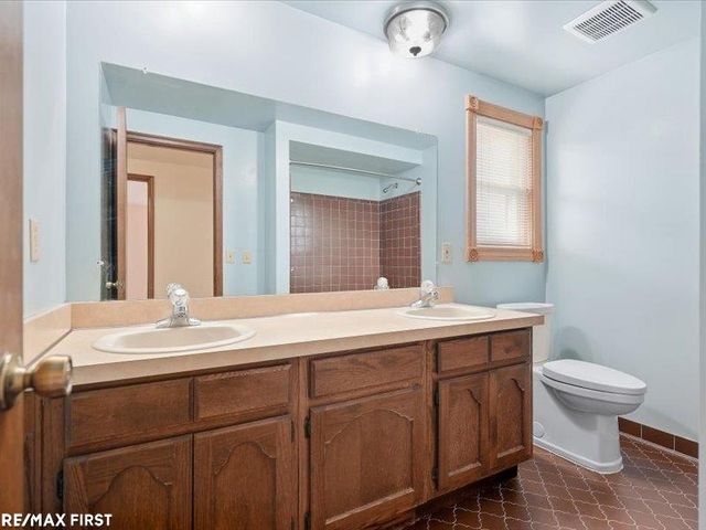 47405 Nola Drive, Macomb Twp, MI 48044