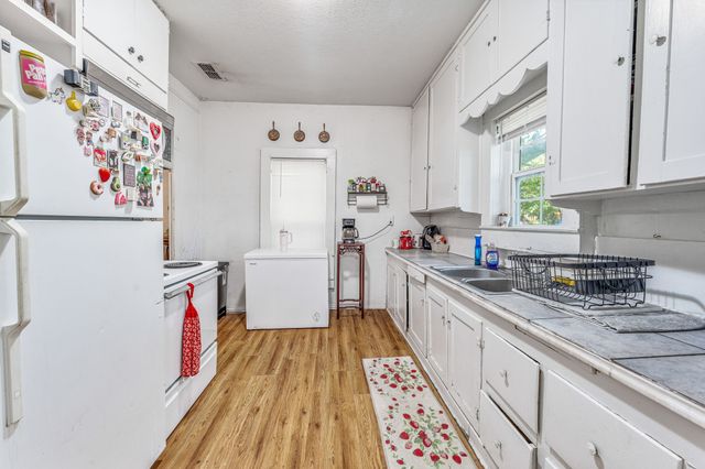 863 N CLINTON, Stephenville, TX 76401