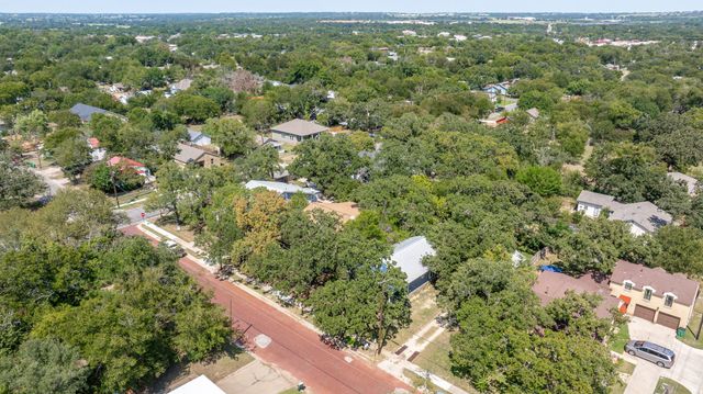 863 N CLINTON, Stephenville, TX 76401