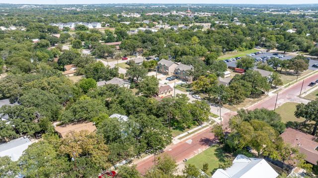 863 N CLINTON, Stephenville, TX 76401