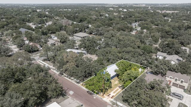 863 N CLINTON, Stephenville, TX 76401