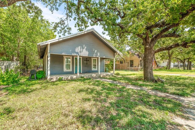 863 N CLINTON, Stephenville, TX 76401