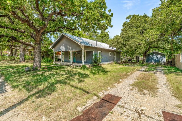 863 N CLINTON, Stephenville, TX 76401