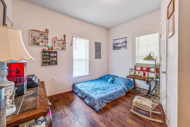 863 N CLINTON, Stephenville, TX 76401