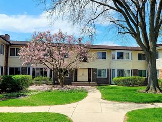 3030 Roberts Drive 5, Woodridge, IL 60517