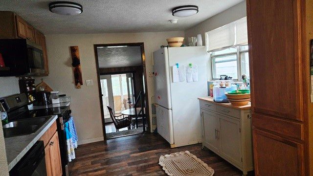 150 Meadow Lake Drive, Gun Barrel City, TX 75156