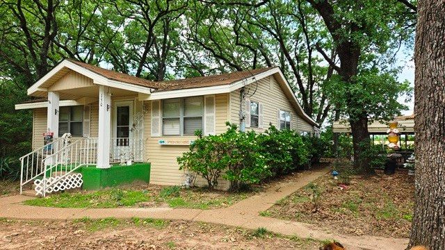 150 Meadow Lake Drive, Gun Barrel City, TX 75156