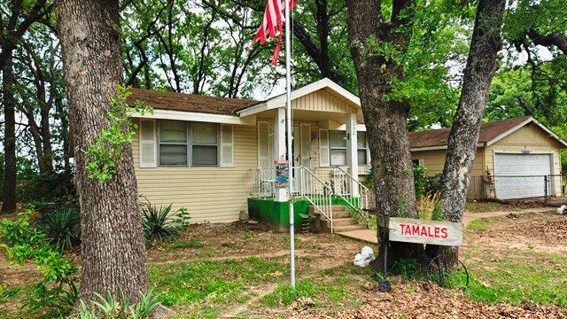 150 Meadow Lake Drive, Gun Barrel City, TX 75156