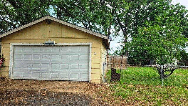150 Meadow Lake Drive, Gun Barrel City, TX 75156