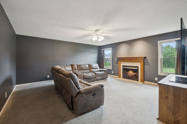 1221 Shorehaven Dr, Clarksville, TN 37042