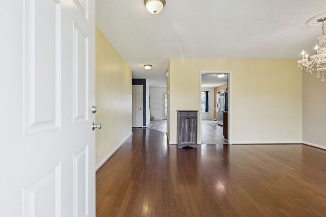 1221 Shorehaven Dr, Clarksville, TN 37042