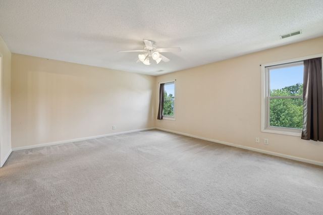 1221 Shorehaven Dr, Clarksville, TN 37042