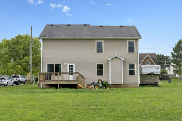 1221 Shorehaven Dr, Clarksville, TN 37042