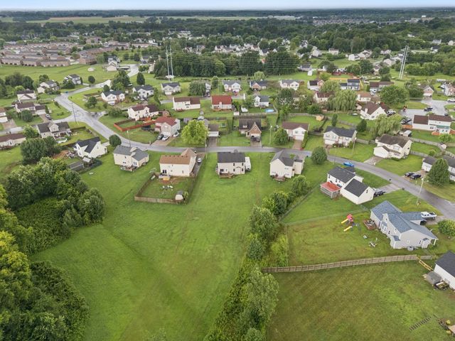1221 Shorehaven Dr, Clarksville, TN 37042