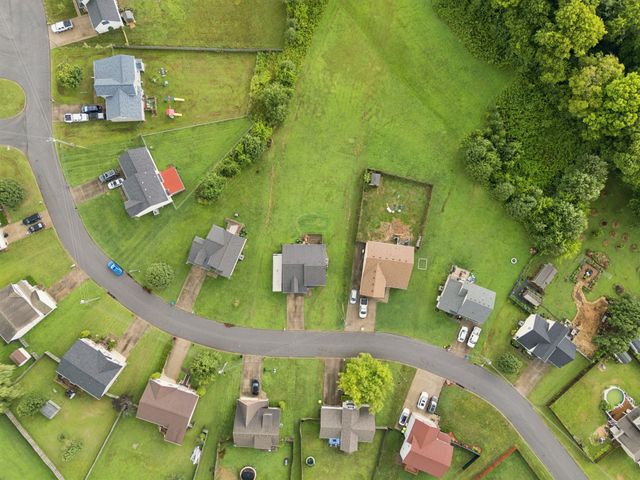 1221 Shorehaven Dr, Clarksville, TN 37042