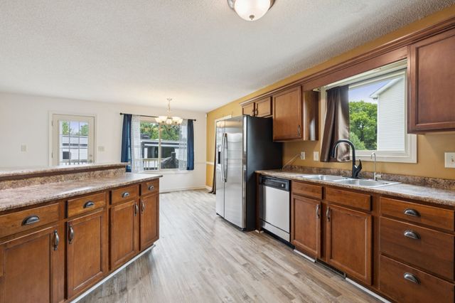 1221 Shorehaven Dr, Clarksville, TN 37042