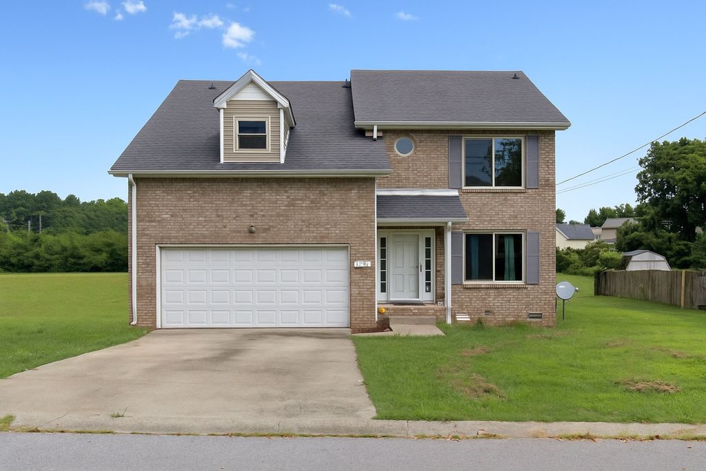 1221 Shorehaven Dr, Clarksville, TN 37042