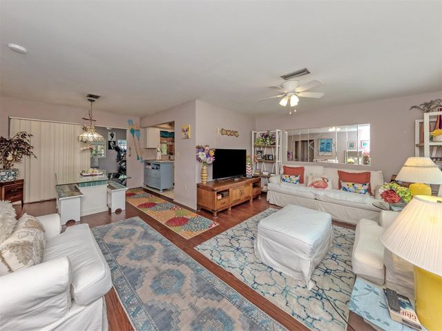 424 CENTER ROAD, Venice, FL 34285