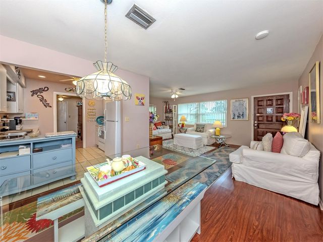 424 CENTER ROAD, Venice, FL 34285
