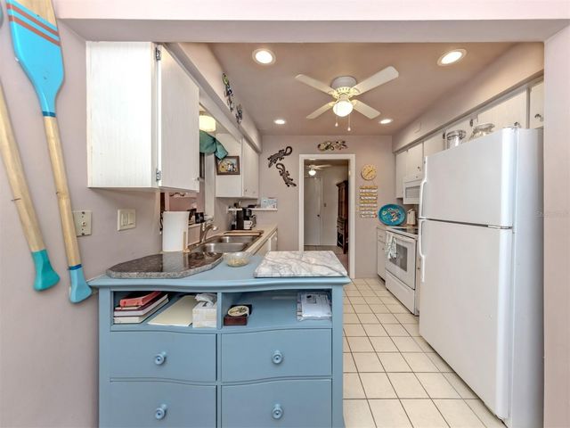424 CENTER ROAD, Venice, FL 34285