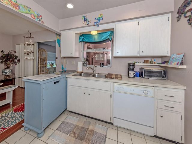 424 CENTER ROAD, Venice, FL 34285