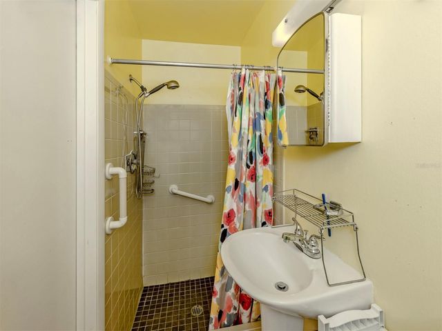 424 CENTER ROAD, Venice, FL 34285