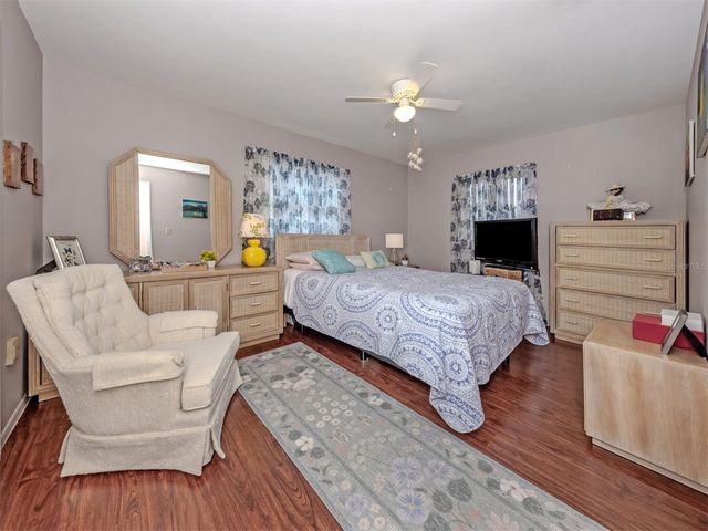424 CENTER ROAD, Venice, FL 34285