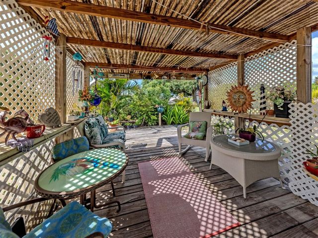 424 CENTER ROAD, Venice, FL 34285