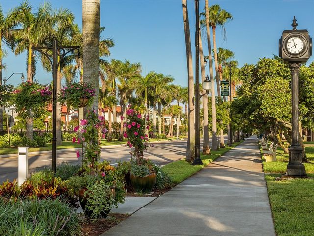 424 CENTER ROAD, Venice, FL 34285