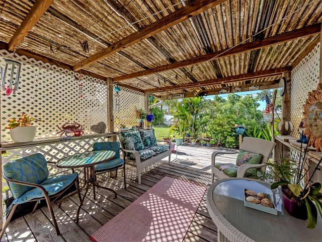424 CENTER ROAD, Venice, FL 34285