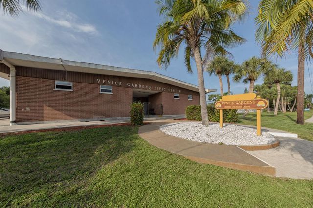 424 CENTER ROAD, Venice, FL 34285