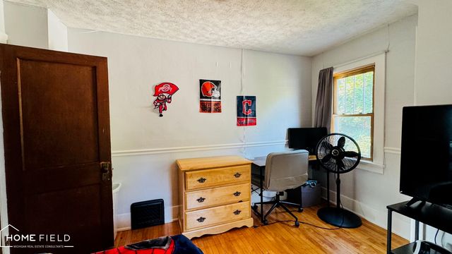 813 N Ball Street, Owosso, MI 48867