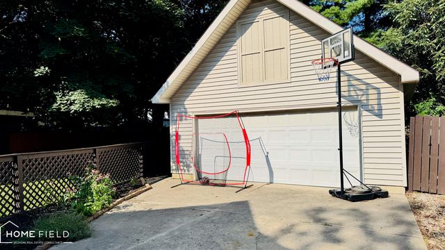 813 N Ball Street, Owosso, MI 48867