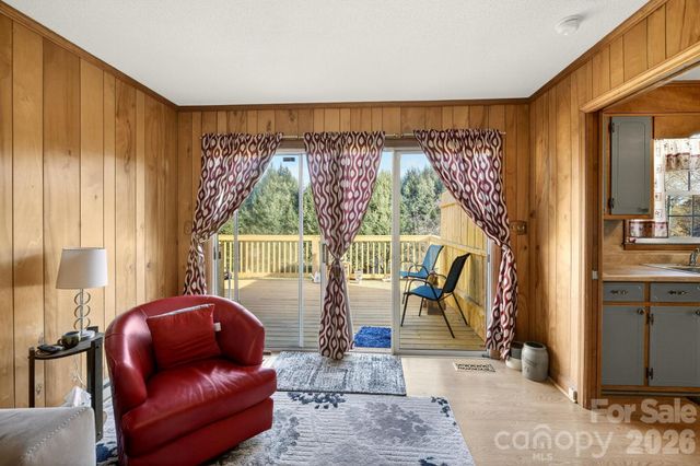 708 Wilmore Street NE, Lenoir, NC 28645