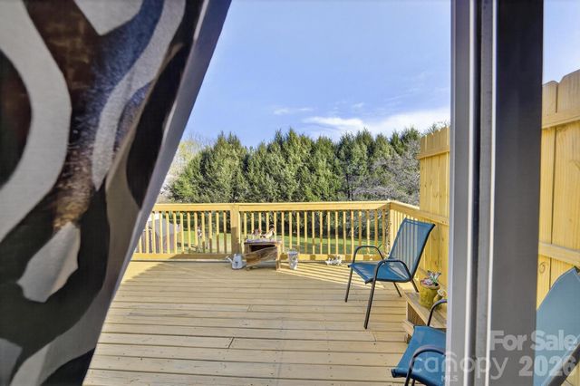 708 Wilmore Street NE, Lenoir, NC 28645