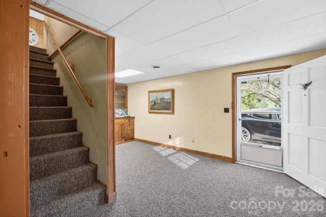 708 Wilmore Street NE, Lenoir, NC 28645