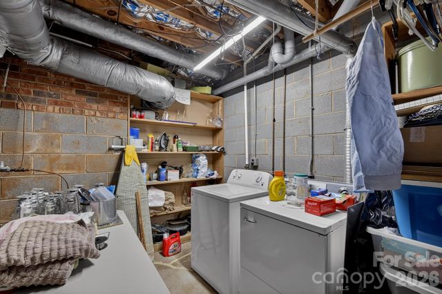 708 Wilmore Street NE, Lenoir, NC 28645