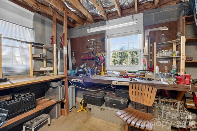 708 Wilmore Street NE, Lenoir, NC 28645