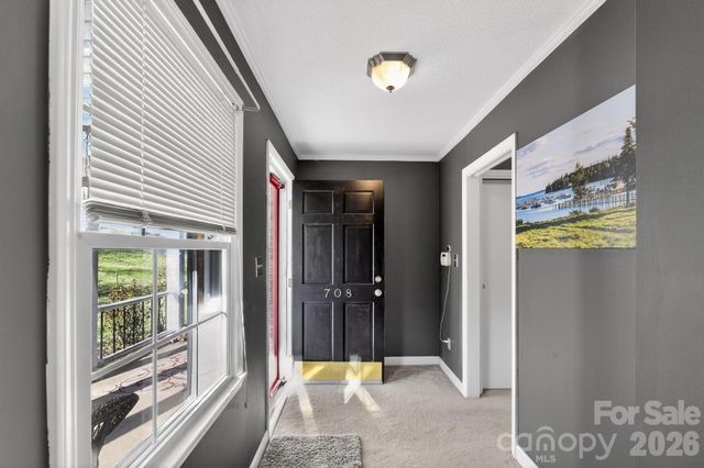 708 Wilmore Street NE, Lenoir, NC 28645