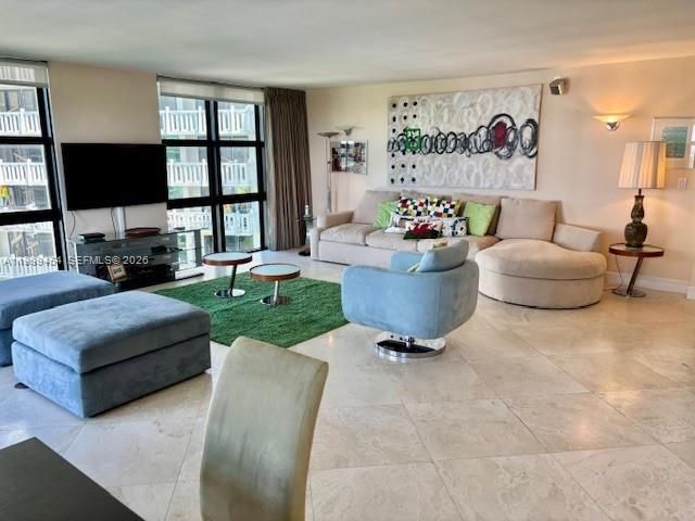 1111 Crandon Blvd C902, Key Biscayne, FL 33149