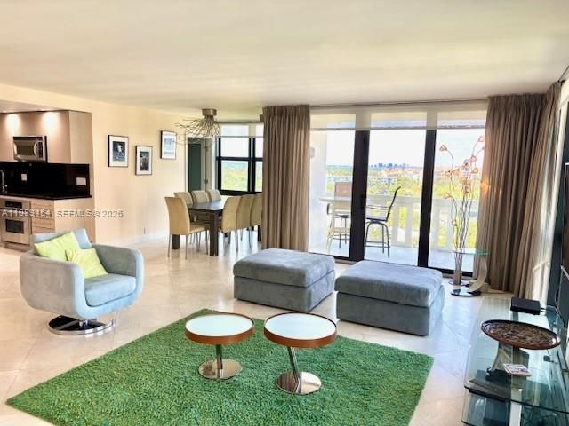 1111 Crandon Blvd C902, Key Biscayne, FL 33149