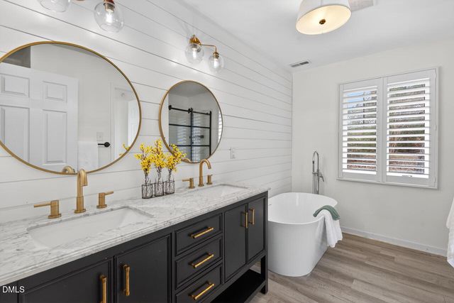 829 Sandlewood Drive, Durham, NC 27712