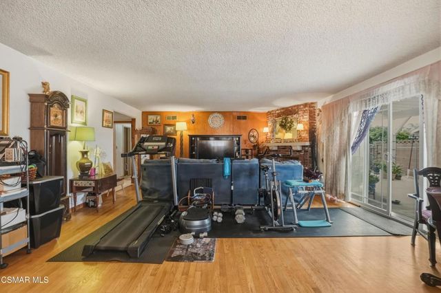 558 E Hemlock Street, Oxnard, CA 93033